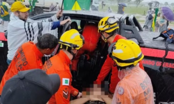 VIDEO Más de 30 heridos dejó la caída de un rayo durante manifestación en defensa de Bolsonaro en Brasil