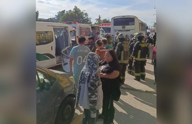 Accidente de una combi de transporte público deja 4 lesionados en Amozoc