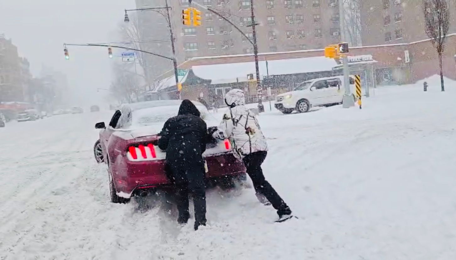 Atlixquenses en Nueva York se “ahogan” en nieve 