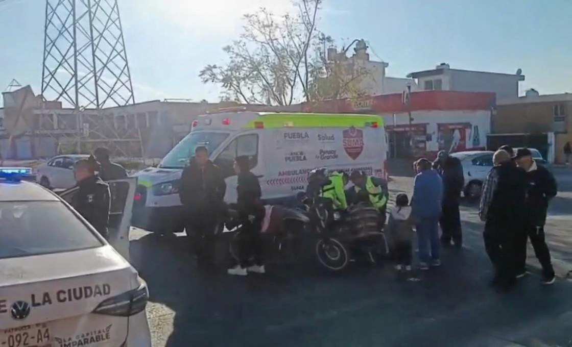 Motociclista resulta lesionado tras colisionar en Los Héroes 