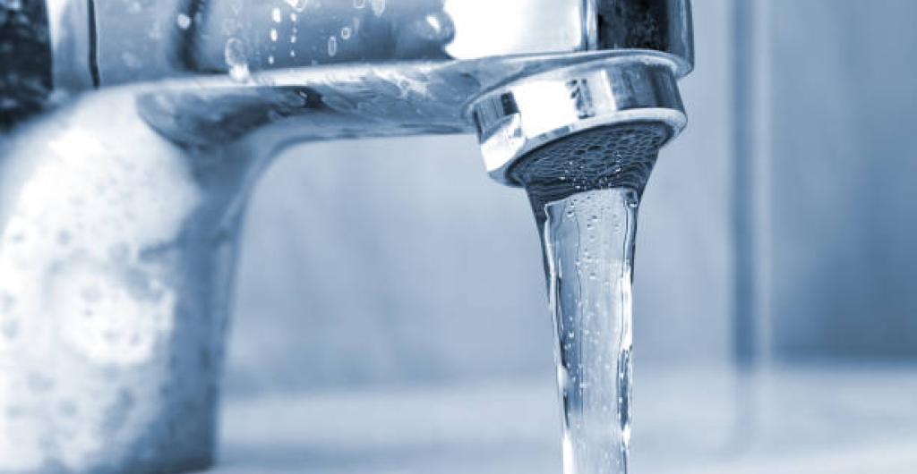 Promueve Delfina Pozos iniciativa para garantizar el acceso al agua en Puebla incluso sin pago