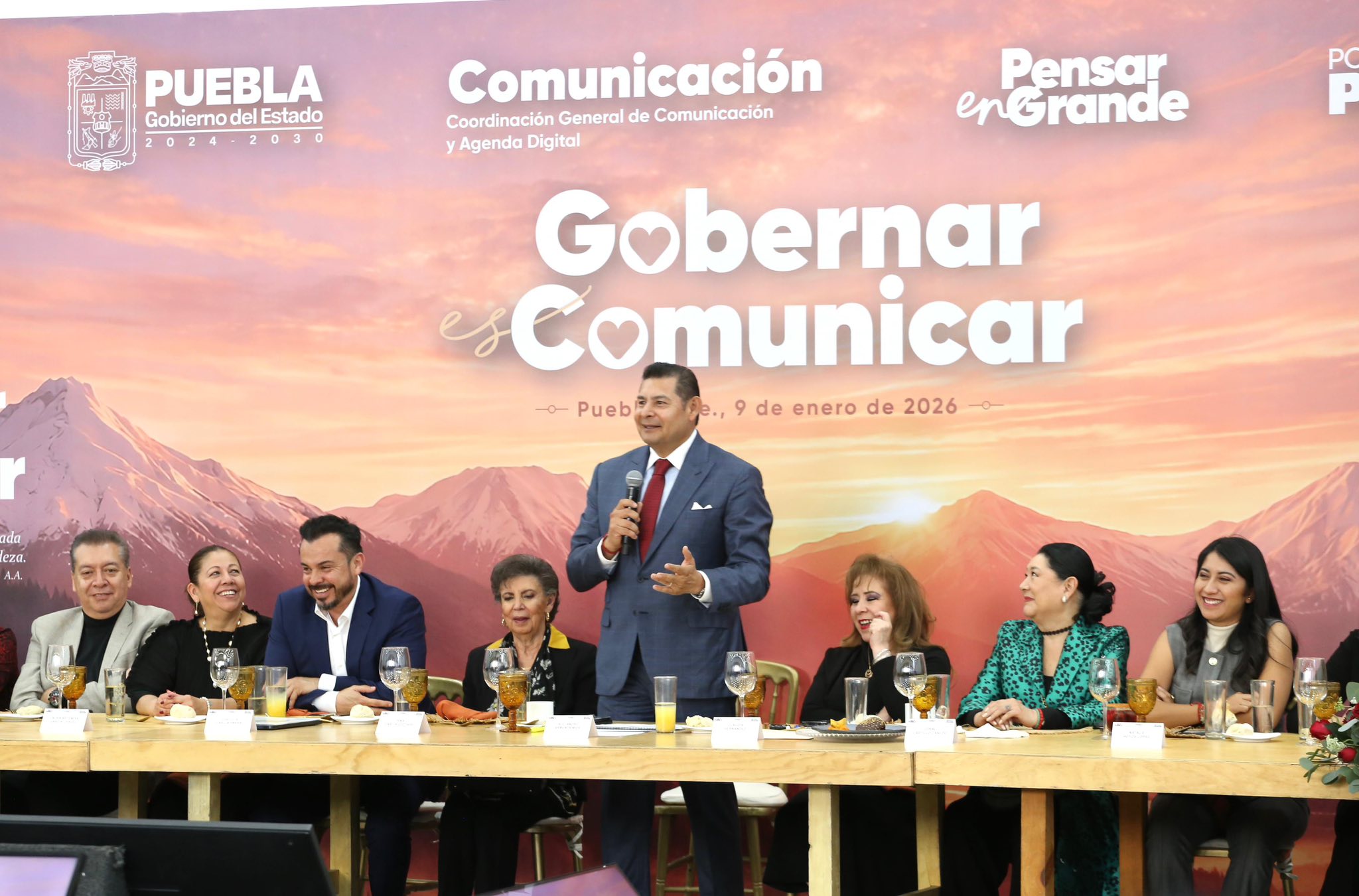 Armenta realiza Encuentro con Directivos, Concesionarios y Columnistas de Medios de Comunicación