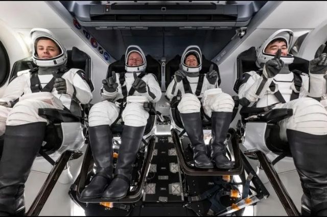 NASA adelanta retorno de tripulación de la EEI por motivo médico urgente