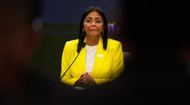 ¿Delcy llega para quedarse o entregar?