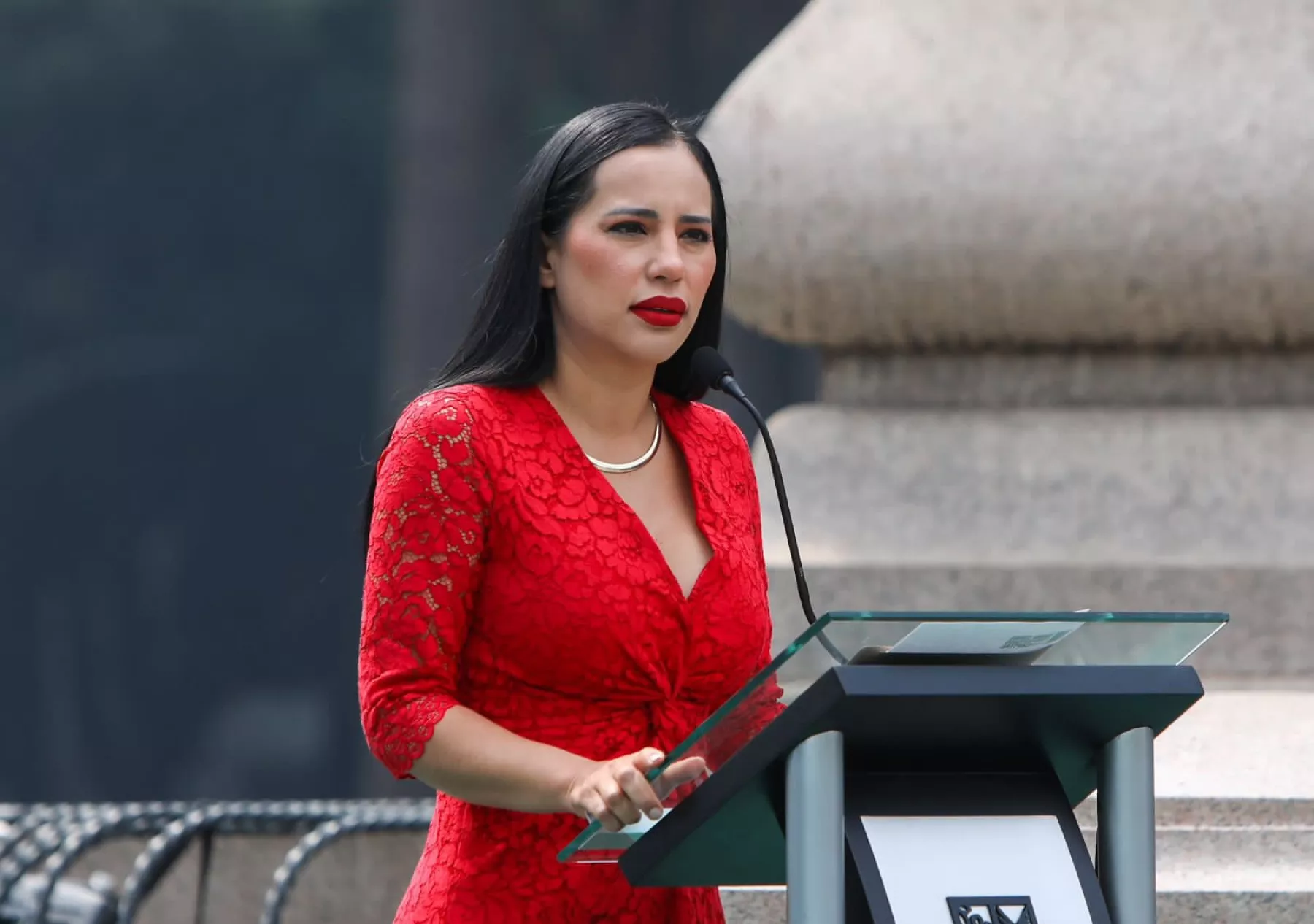 Sandra Cuevas, de nueva en la polémica por su cercanía con otro presunto delincuente detenido