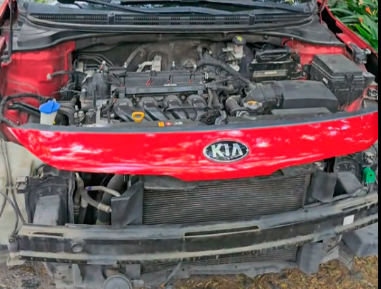 Desvalijan auto del creador de contenido Vaguetomx en el bulevar Atlixco