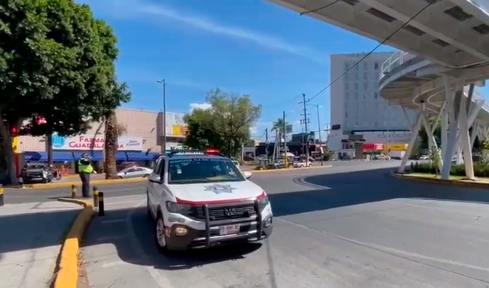 Caída de cables de alta tensión genera cierre a la circulación sobre el bulevar Hermanos Serdán