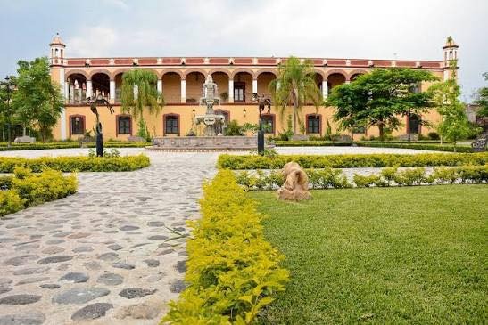 Detienen a propietario de la exhacienda de Rijo en Tilapa por delincuencia organizada