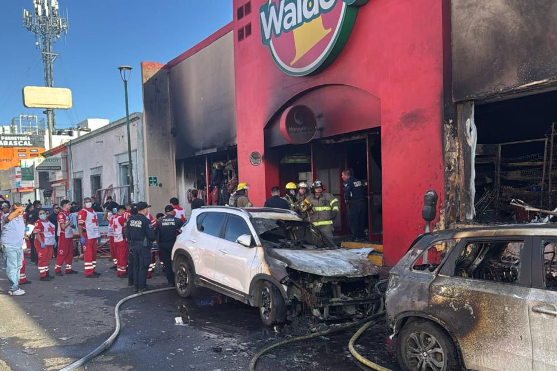 Vinculan a proceso a seis personas y a la empresa por incendio en Waldo’s en Hermosillo