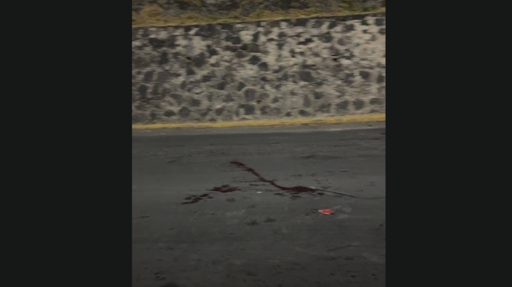 Muere motociclista al chocar contra una grúa en Izúcar