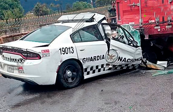Camión destroza patrulla de la Guardia Nacional en la Puebla- Orizaba