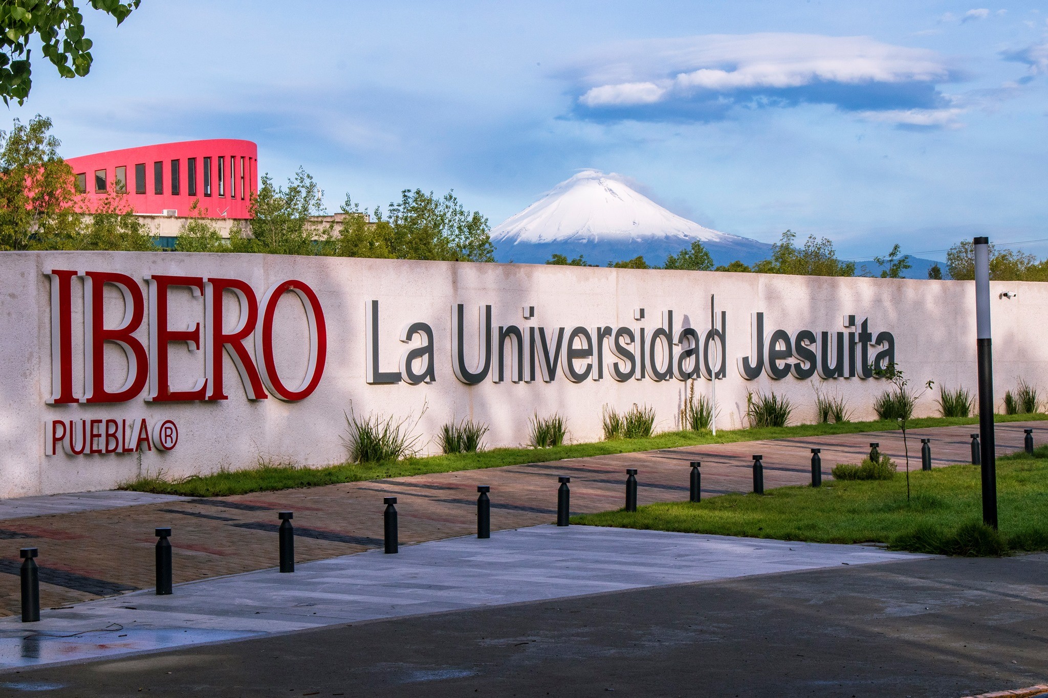 Universidades jesuitas acusan a autoridades federales por la desaparición de académico de la IBERO Puebla