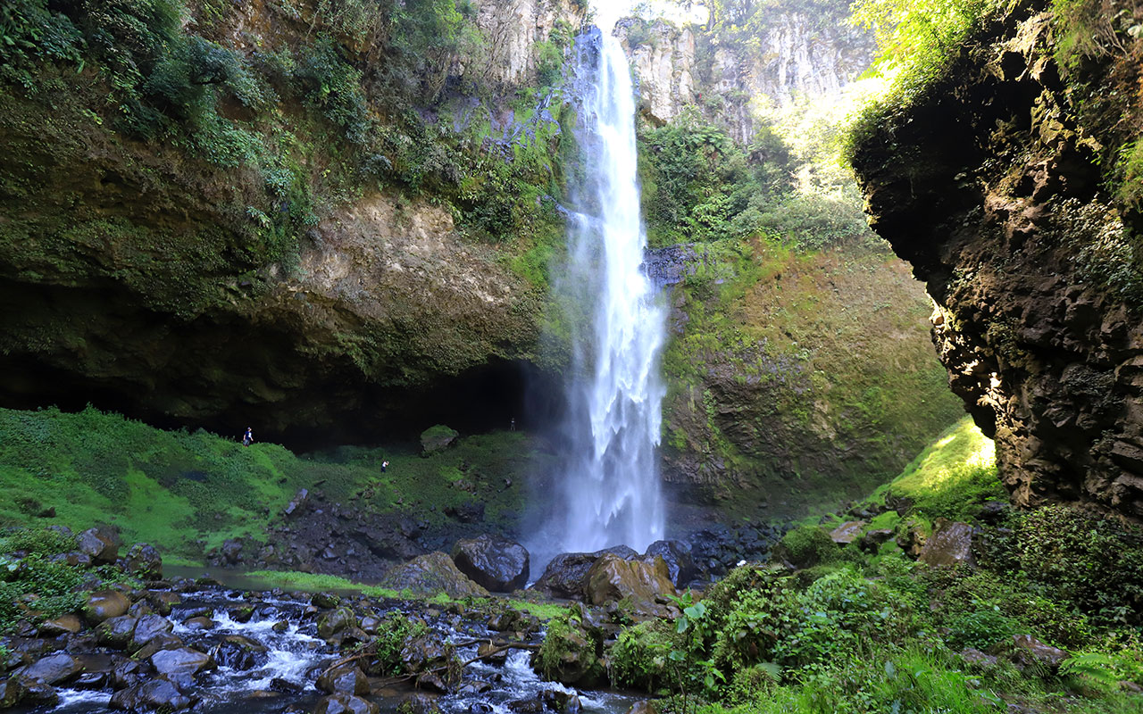 Recorre la ruta de senderismo que sólo Tlatlauquitepec te ofrece