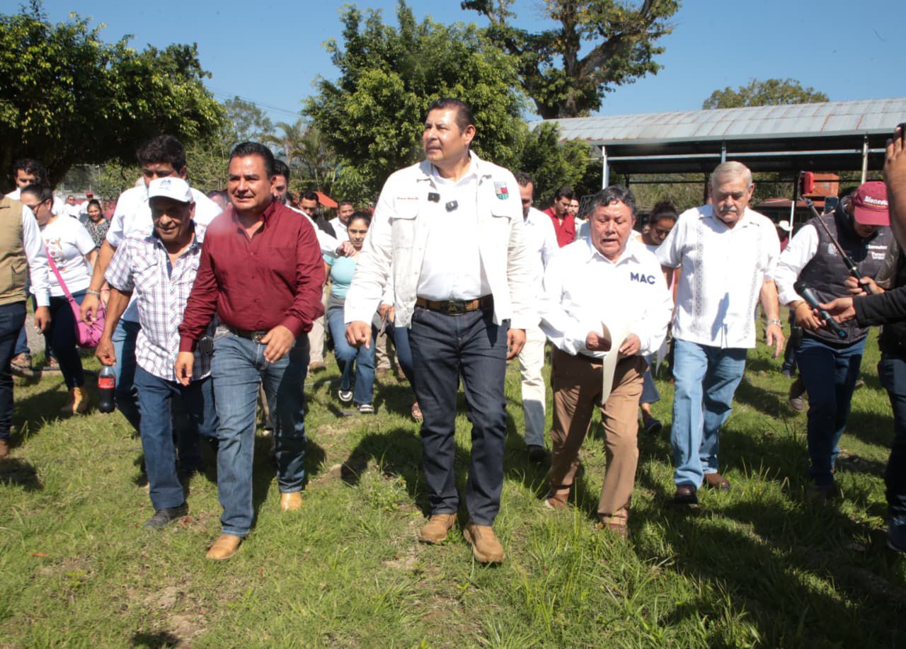 Armenta confronta a edil de Xicotepec y exige auditoría por pavimentación con sobrecosto 