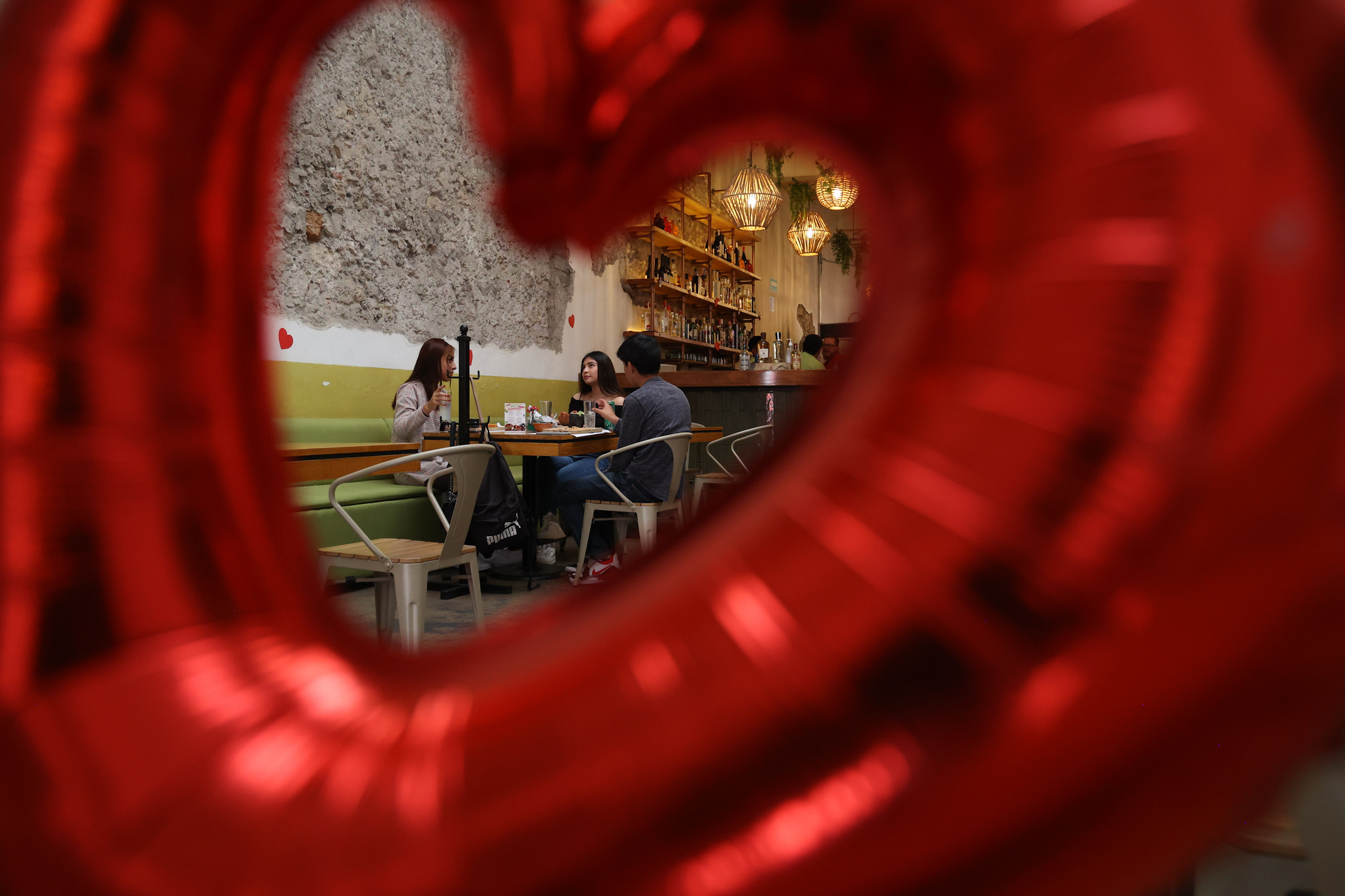 Día del Amor y la Amistad dejará a la economía poblana una derrama de 500 mdp