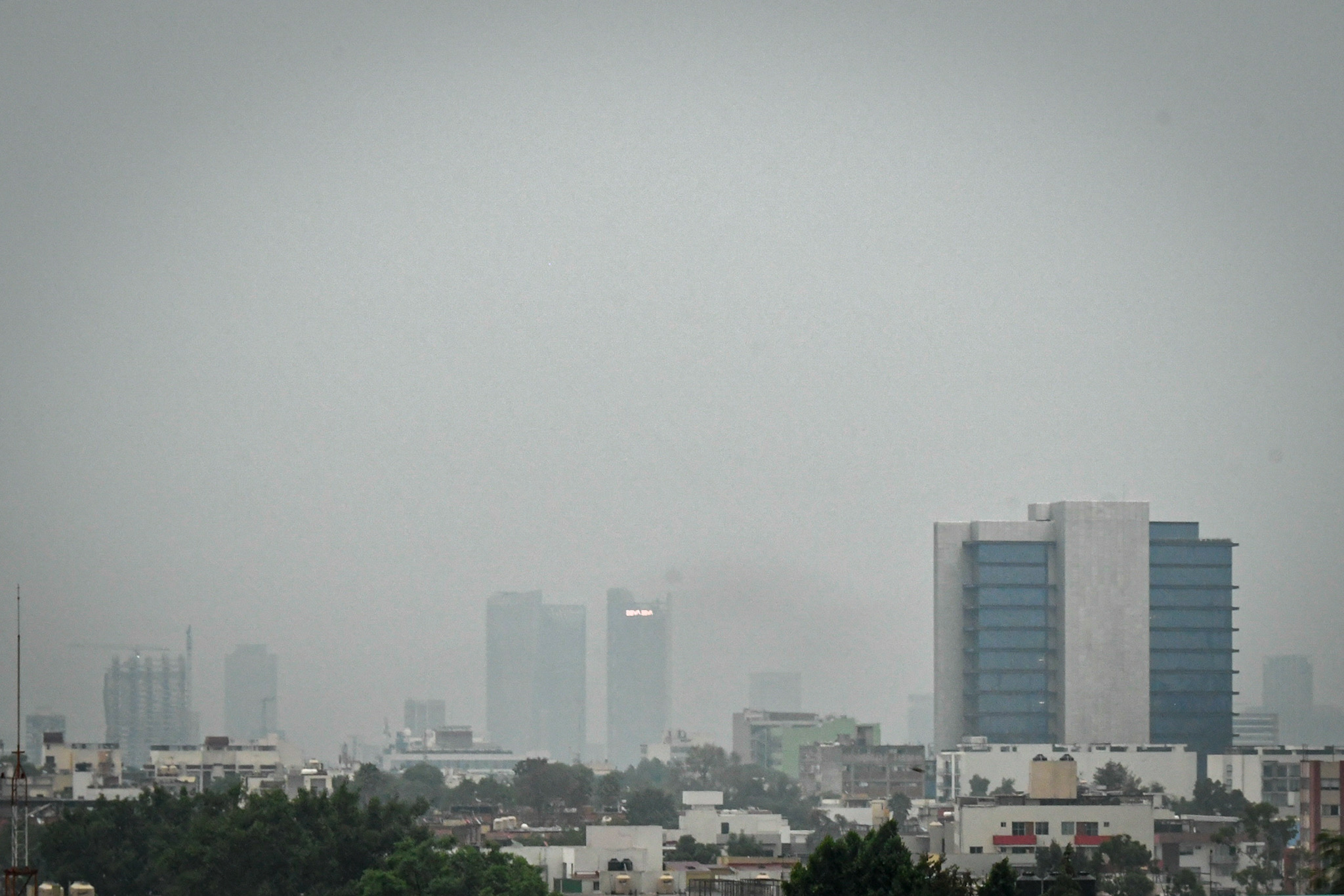 Este sábado por la mañana se mantiene la contingencia ambiental