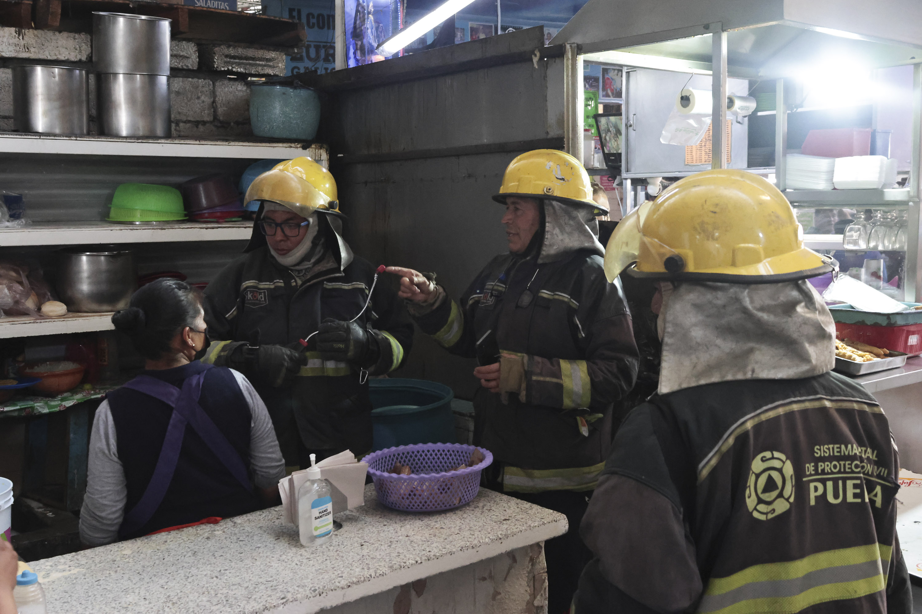 VIDEO Realizan inspección en el Mercado Acocota por posible fuga de gas 