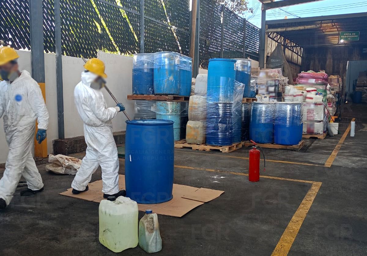 FGR destruye más de 10 toneladas de diversos precursores químicos asegurados en Guerrero