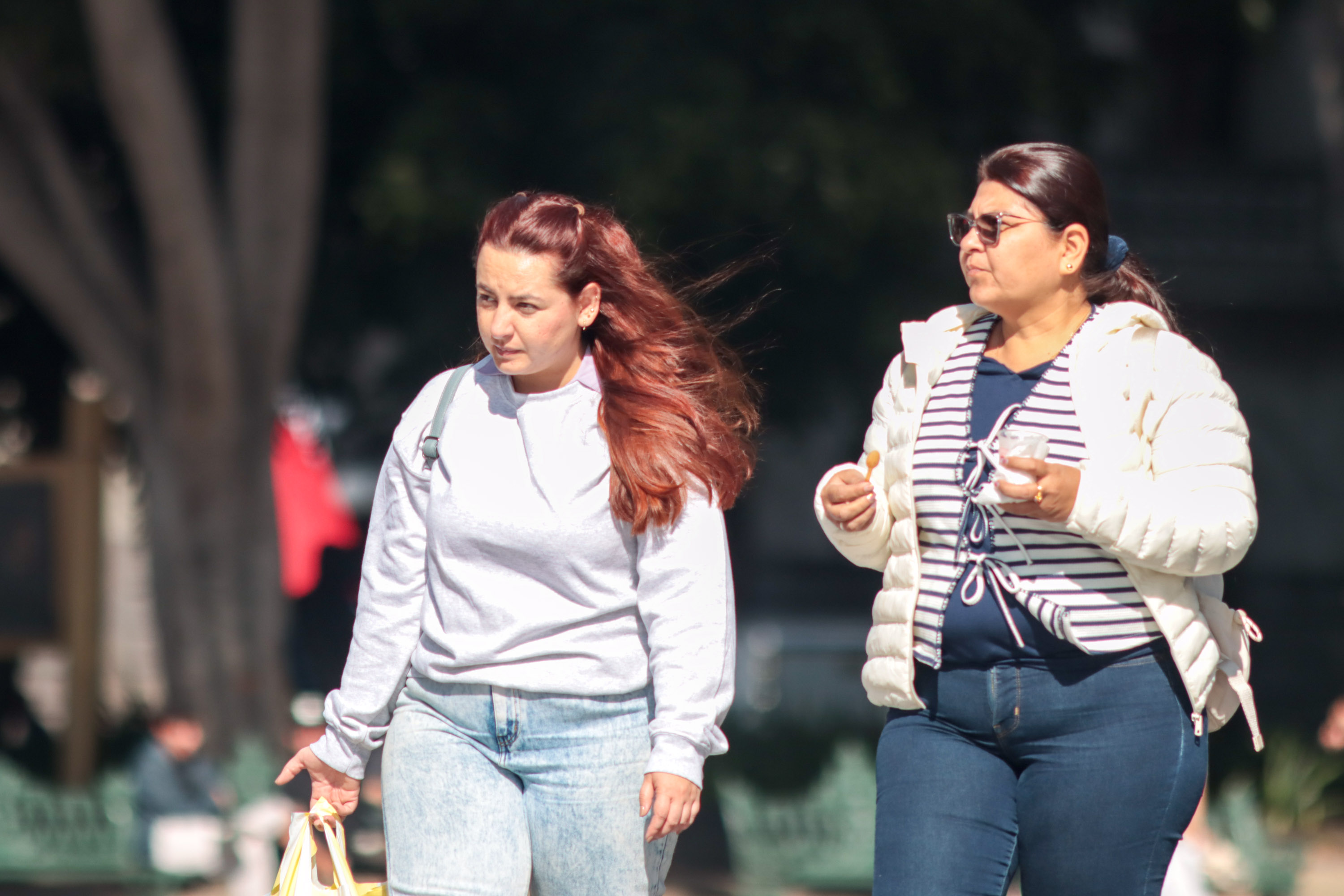 VIDEO Tarde friolenta en Puebla, personas andan bien abrigadas