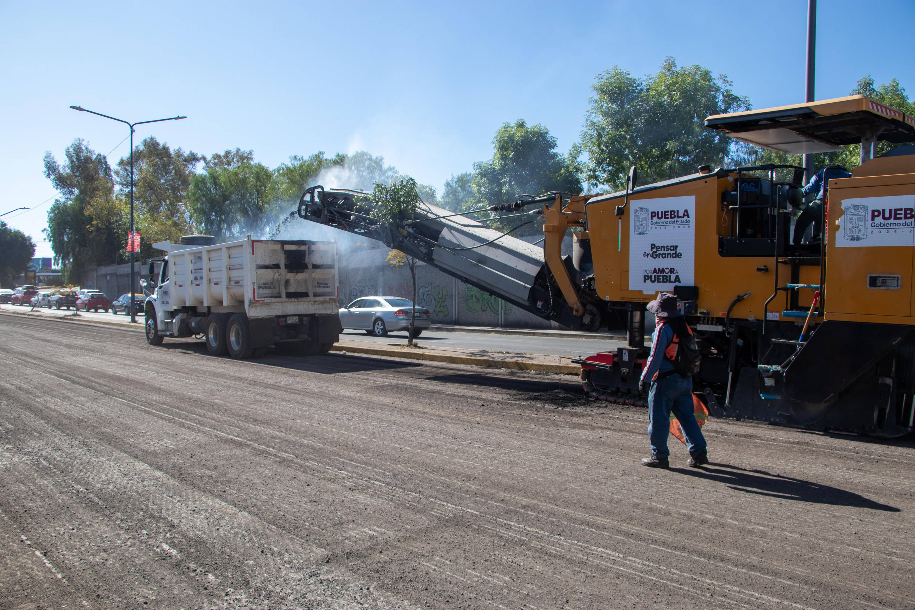 VIDEO Realizan reencarpetamiento en la calle Cúmulo de Virgo