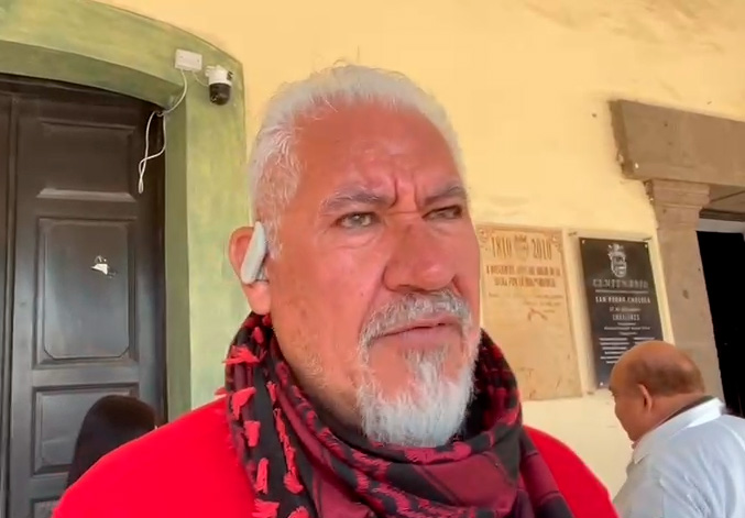 Caída de árboles y un arco, efectos del frente frío en San Pedro Cholula