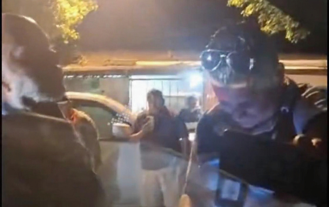 Denuncian a presunto agente de FGE por hostigamiento en Venustiano Carranza 