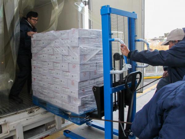 Puebla recibe vacunas contra sarampión de la Federación y San Luis Potosí