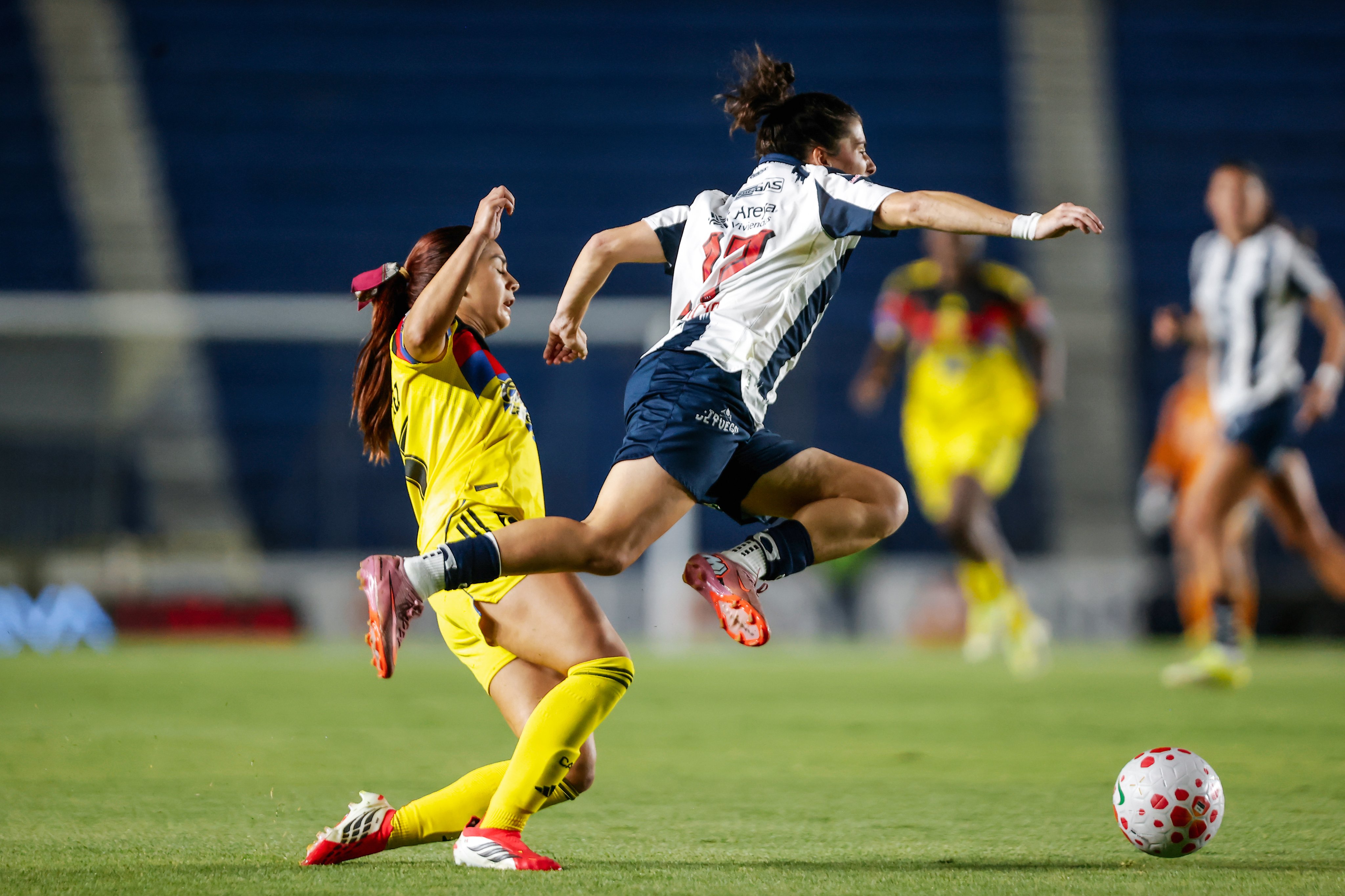 VIDEO Empate de alto voltaje entre América y Monterrey