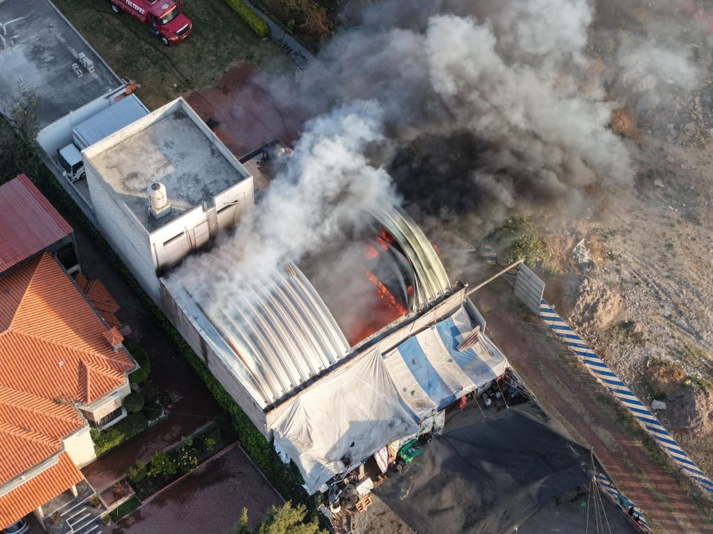 VIDEO Un muerto deja explosión de pirotecnia en Tultepec, Edomex