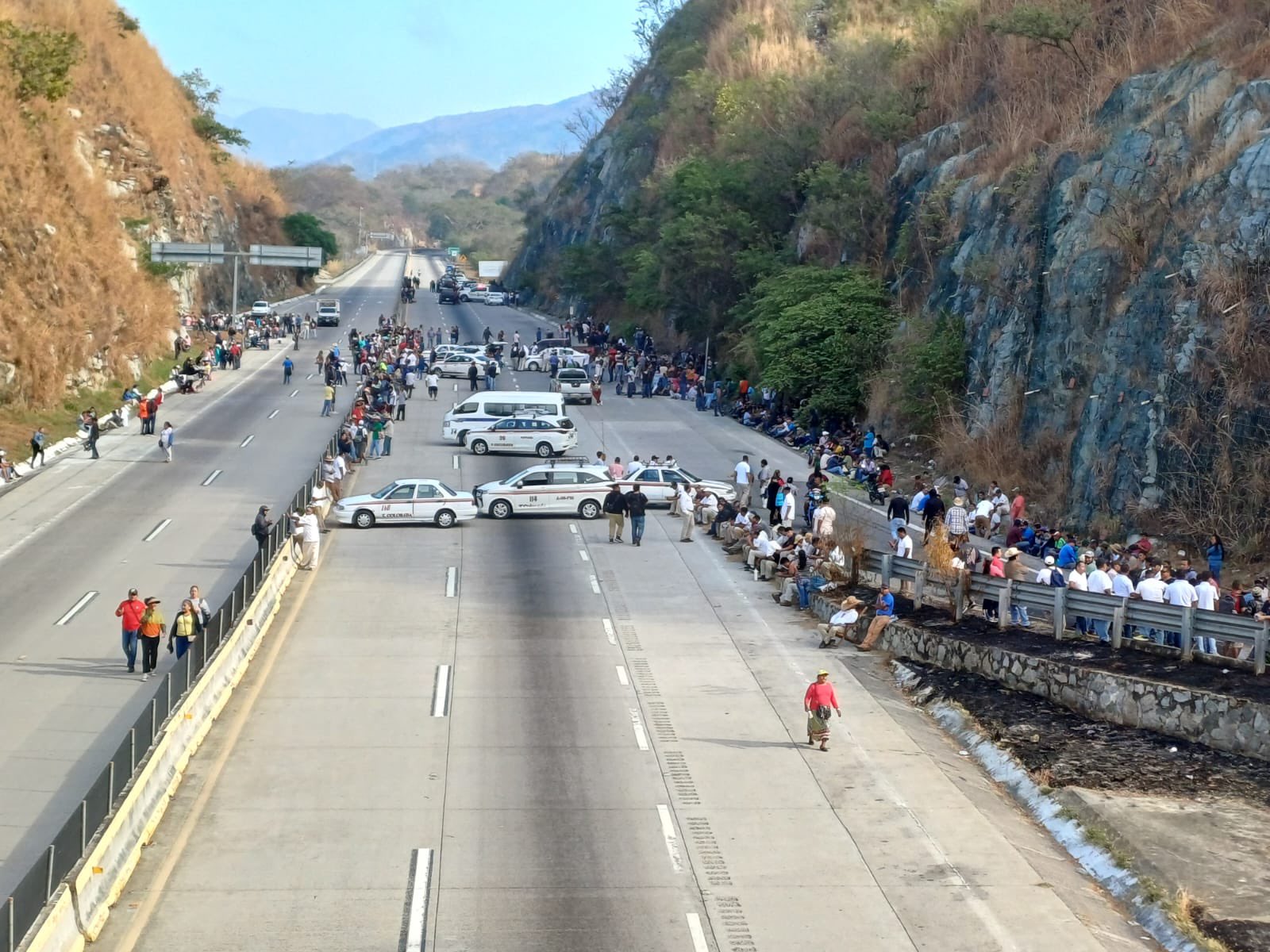 Después de siete horas de bloqueo, quedó liberada la Autopista del Sol