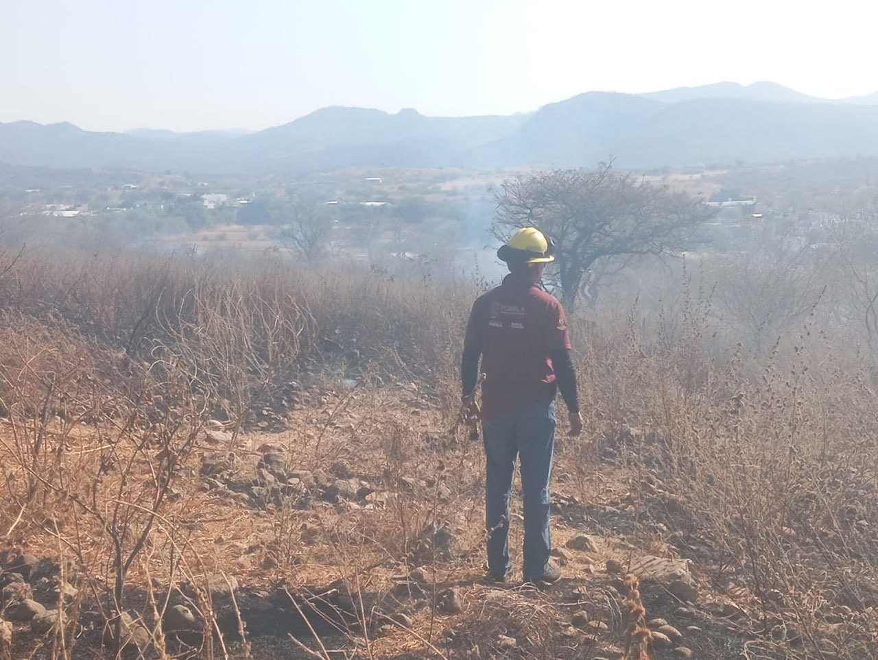 Alumnos del campus BUAP en Chiautla de Tapia evacuan el plantel por un incendio 