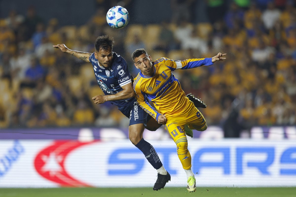 VIDEO Pachuca remonta y vence a Tigres en el Volcán