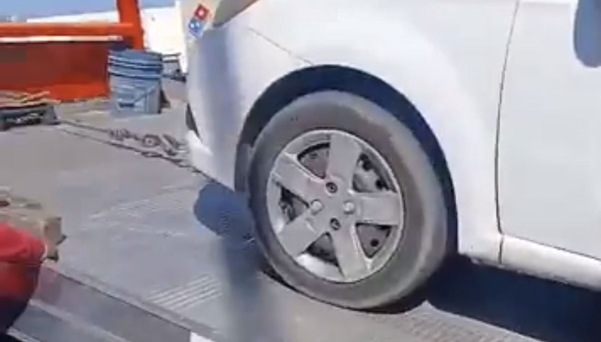 Operadores de taxis piratas impide aseguramiento de unidad en Forjadores