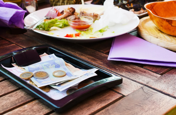 Profeco recuerda a la población consumidora sus derechos en restaurantes y bares