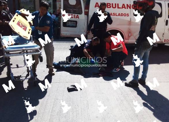 Tras atropellar a un hombre policías de Texmelucan, aseguran a varios sujetos