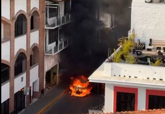 VIDEO Operativo federal desata bloqueos y violencia en Jalisco y Michoacán