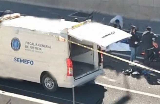 Cierran autopista Tlaxcala–Apizaco por levantamiento de motociclista atropellado