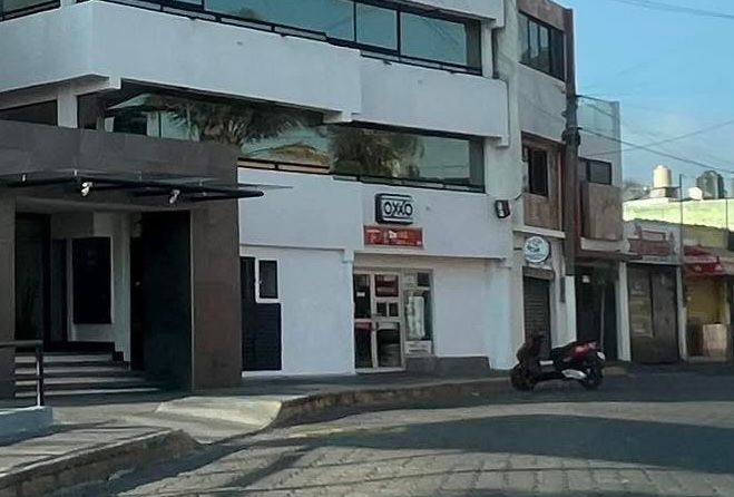 Asalto provoca cierre temporal de tienda Oxxo en Atlixco