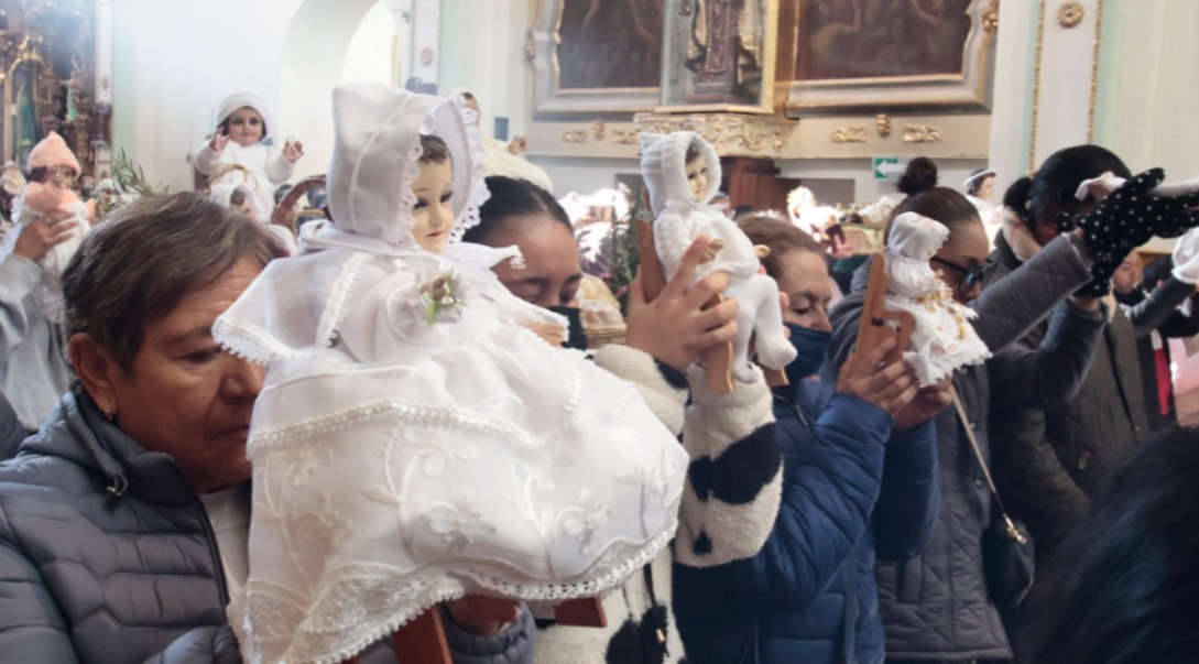 Celebran el Día de la Candelaria con bendición de imágenes en Tlaxcala 