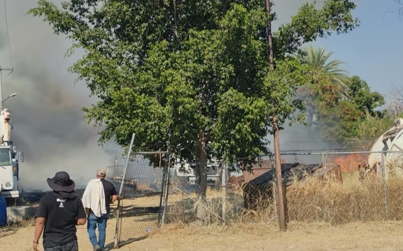 Planta tratadora de aguas en Acatlán se incendia 