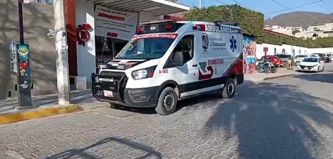 Desalojan el CBTis 229 en Tehuacán ante derrame de sustancia química 