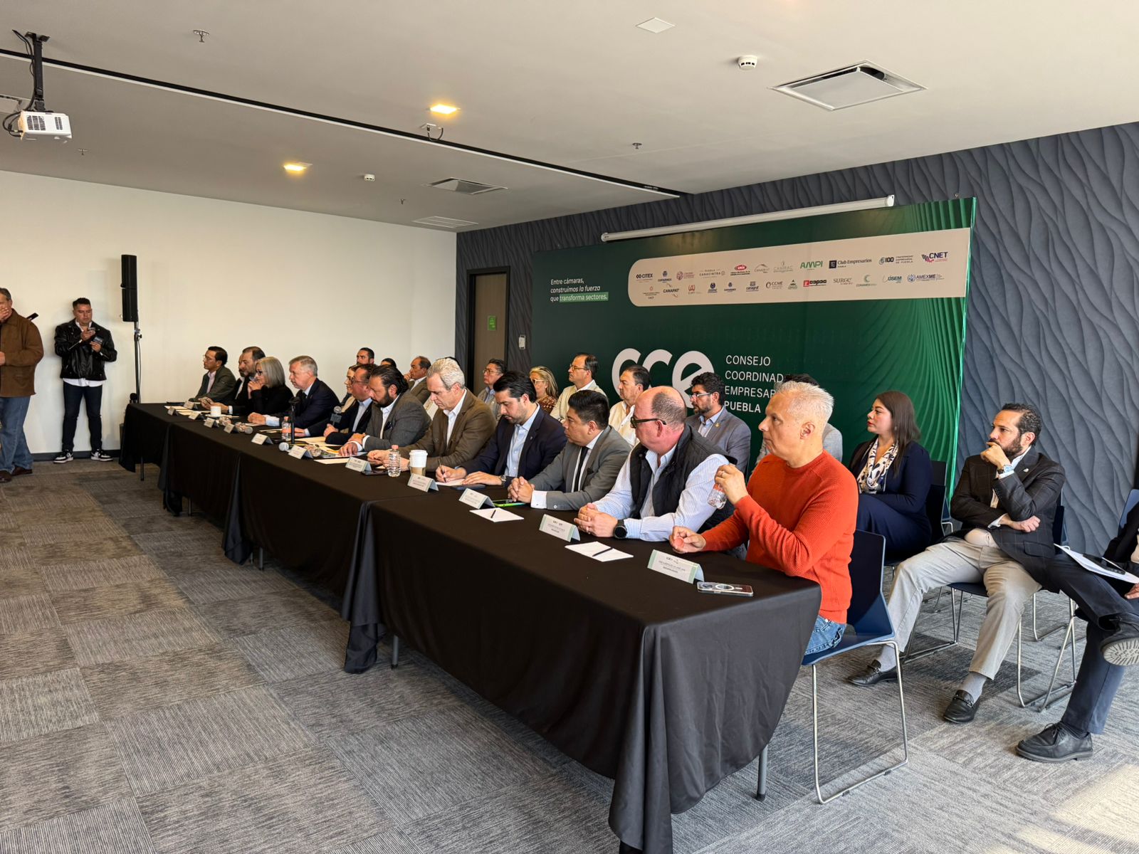 Sector empresarial condena balacera en Sala El Despecho; descartan cobro de piso en Angelópolis