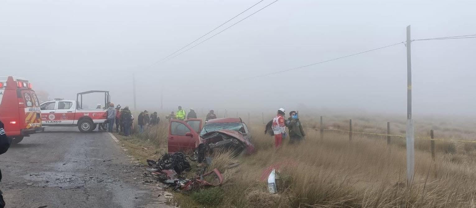Choque frontal deja un muerto y 5 heridos en la Chignahuapan-Tlaxco