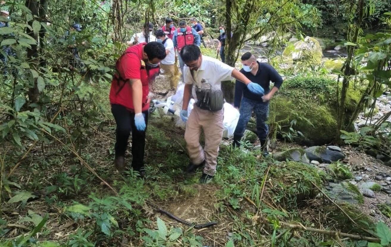 Hallan cuerpo sin vida dentro de poza en Hueytamalco 
