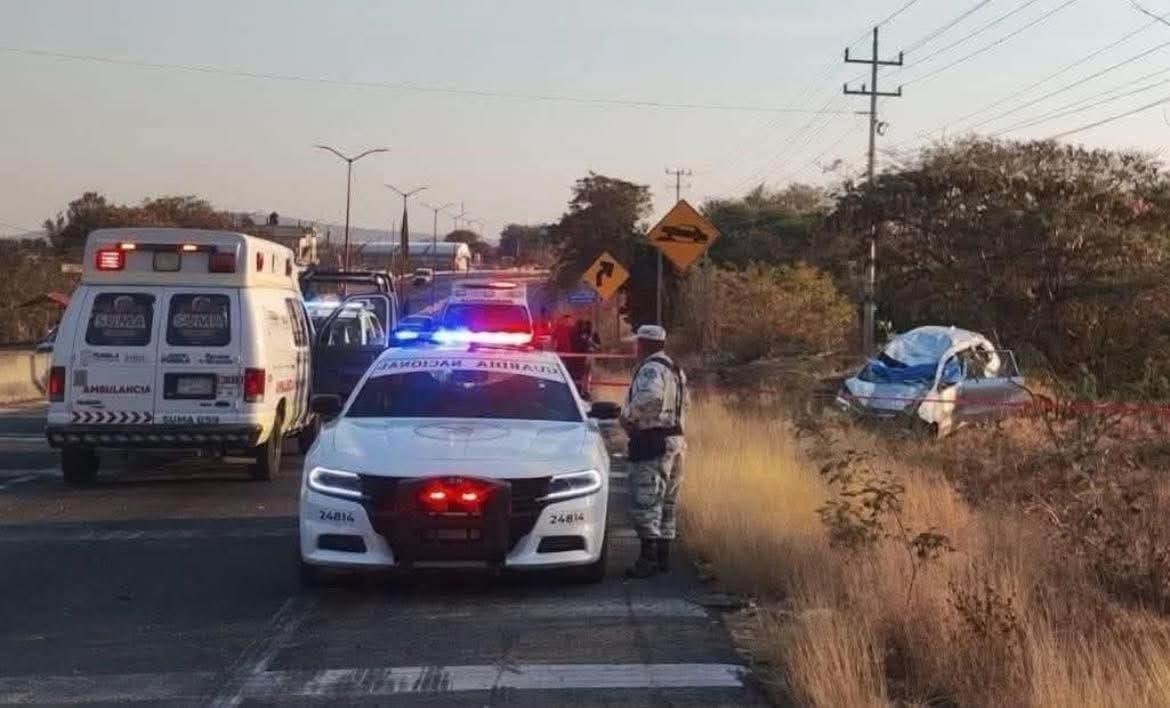 Volcadura deja dos muertos en Tepeojuma