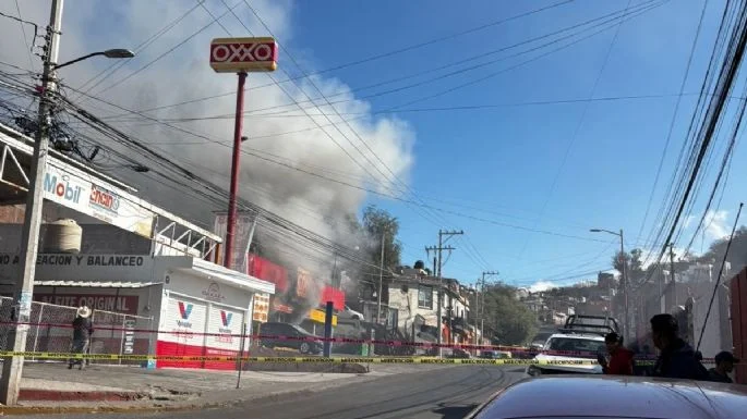 Quema de negocios y bloqueos carreteros paralizan Guanajuato; reportan afectaciones en 23 municipios