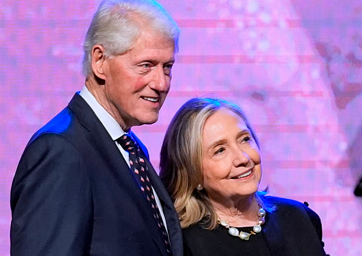 Hillary Clinton pide declarar en audiencia pública por caso Epstein