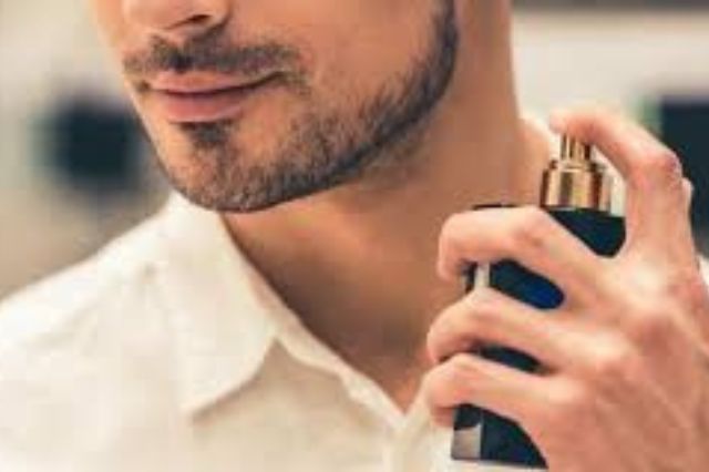 Evita poner perfume en el cuello, aconseja la Secretaría de Salud CDMX