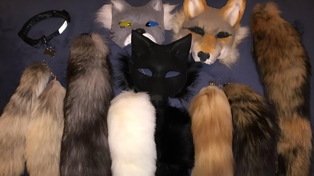 Comienza la venta de accesorios Therian en el Barrio Chino de CDMX