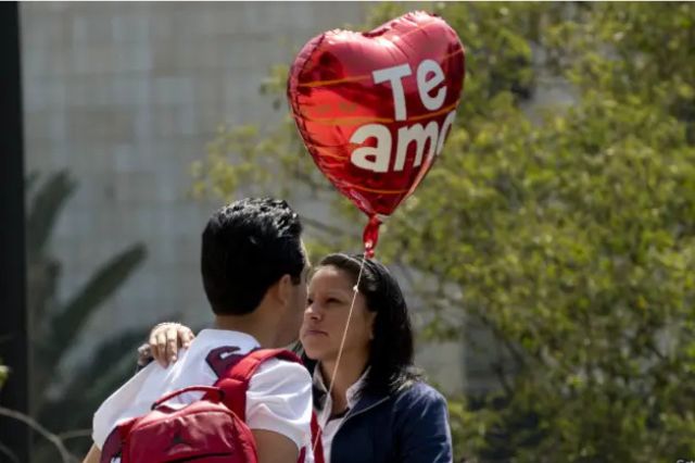 Festejos de San Valentín moverán 36 mil mdp en México